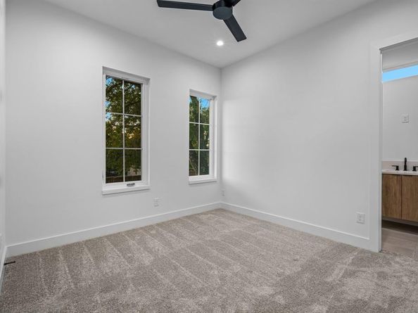 2814  guymon  , Dallas Texas 75212