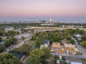 2814  guymon  , Dallas Texas 75212