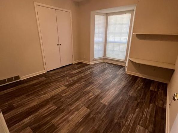 5728  Rockhill Road , Fort Worth Texas 76112