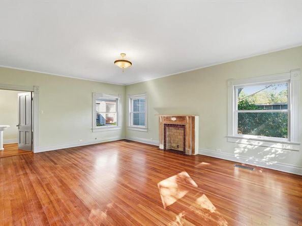 2044 W Oak Street , Denton Texas 76201