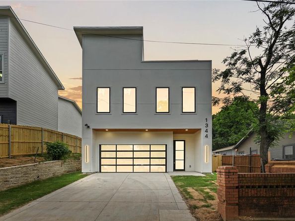 1344  Compton Street , Dallas Texas 75203