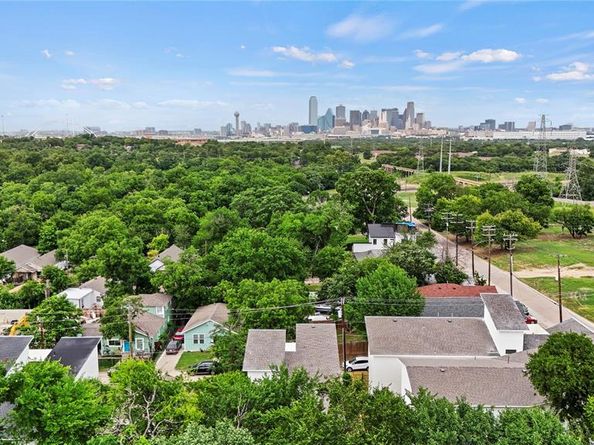 1344  Compton Street , Dallas Texas 75203