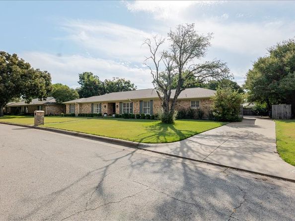 7017  Miramar Circle , Fort Worth Texas 76126