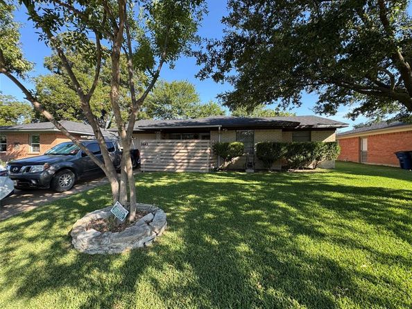 2649  Hillsboro Avenue , Dallas Texas 75228
