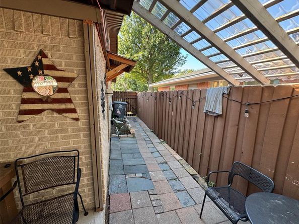 2649  Hillsboro Avenue , Dallas Texas 75228