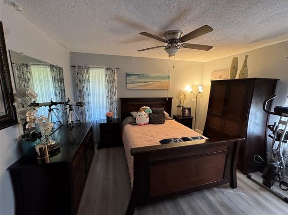 2649  Hillsboro Avenue , Dallas Texas 75228