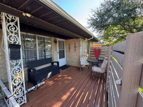 2649  Hillsboro Avenue , Dallas Texas 75228