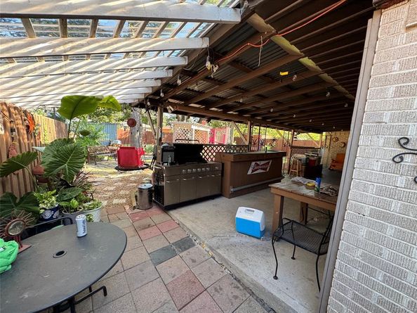 2649  Hillsboro Avenue , Dallas Texas 75228