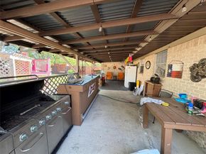 2649  Hillsboro Avenue , Dallas Texas 75228