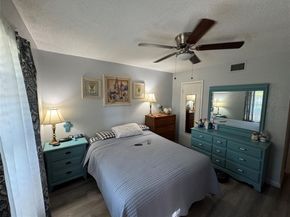 2649  Hillsboro Avenue , Dallas Texas 75228