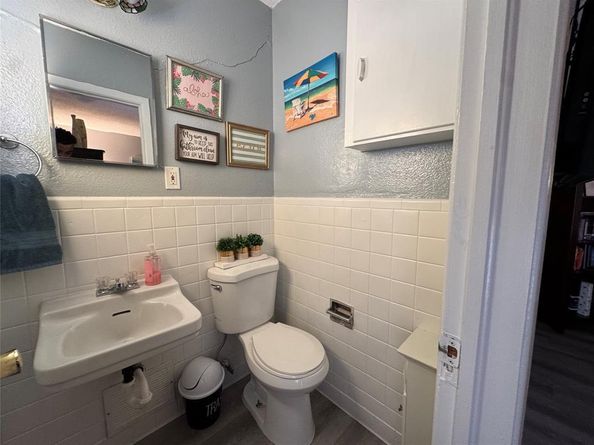 2649  Hillsboro Avenue , Dallas Texas 75228