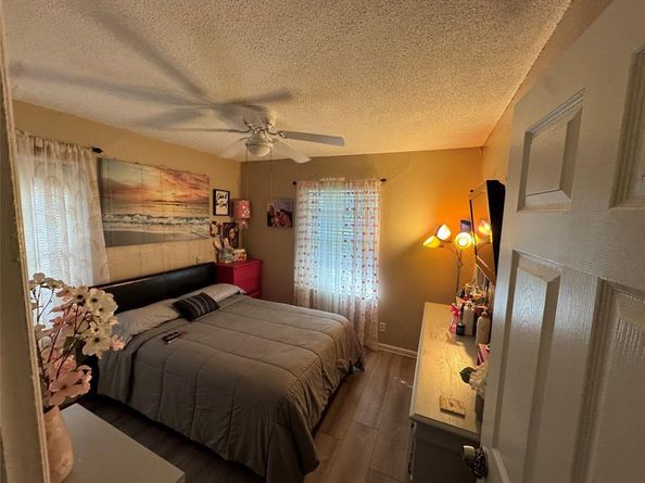 2649  Hillsboro Avenue , Dallas Texas 75228