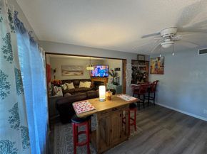 2649  Hillsboro Avenue , Dallas Texas 75228