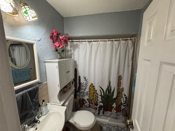 2649  Hillsboro Avenue , Dallas Texas 75228
