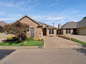 1220  Woodland Park Drive , Hurst Texas 76053