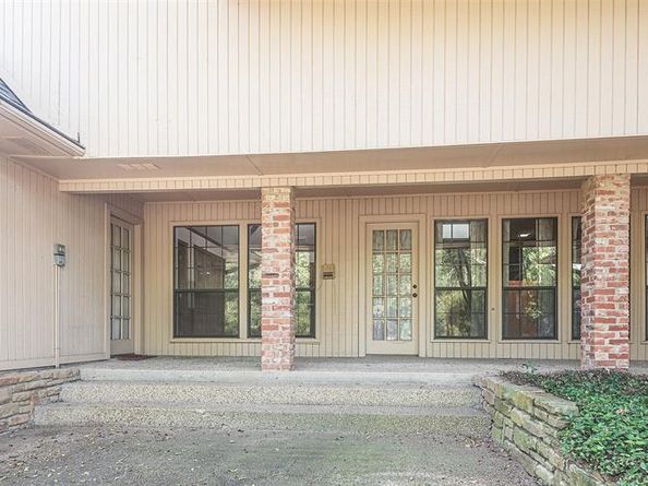 10019  Woodlake Drive , Dallas Texas 75243