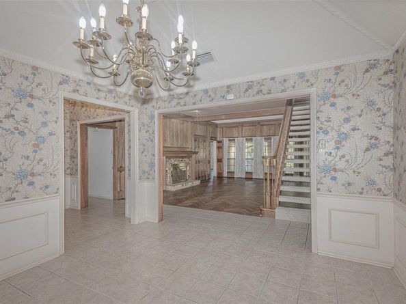 10019  Woodlake Drive , Dallas Texas 75243