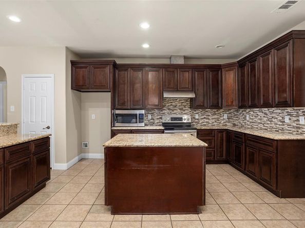 5009  Valleyside Drive , Fort Worth Texas 76123