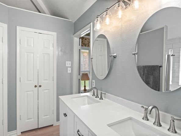 1512  Nettleton Drive , DeSoto Texas 75115