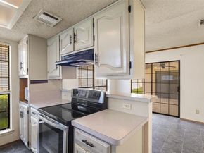 5421  Knollridge  , Garland Texas 75043
