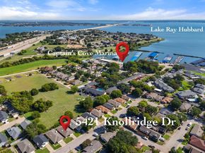 5421  Knollridge  , Garland Texas 75043