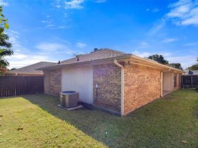 5421  Knollridge  , Garland Texas 75043