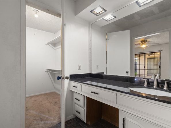 5421  Knollridge  , Garland Texas 75043