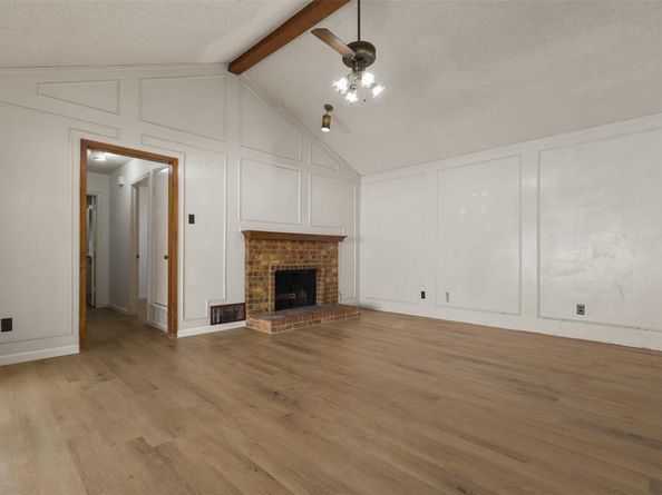 5421  Knollridge  , Garland Texas 75043