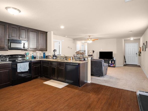 1609  Village Park Trail , Burleson Texas 76028