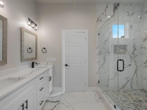 2421  Gooch Street , Dallas Texas 75241