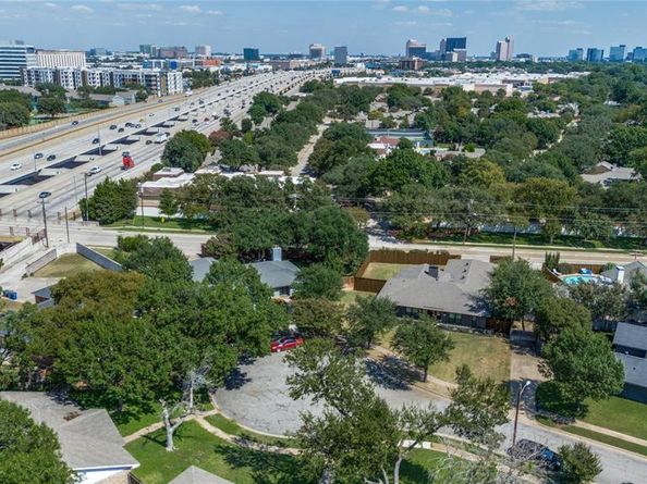 3895  Antigua Circle , Dallas Texas 75244