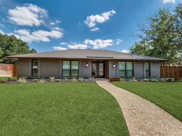 3895  Antigua Circle , Dallas Texas 75244