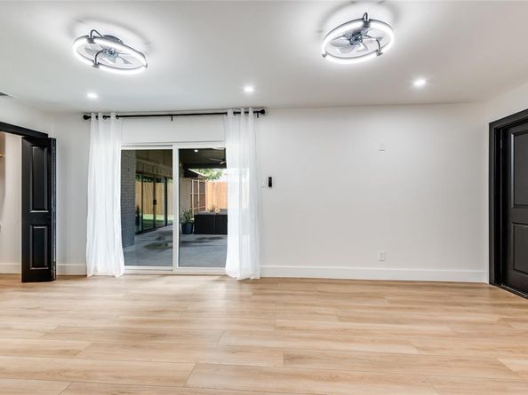 3895  Antigua Circle , Dallas Texas 75244