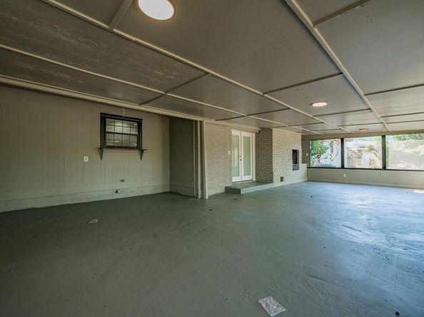 805  9th Street , Grand Prairie Texas 75050