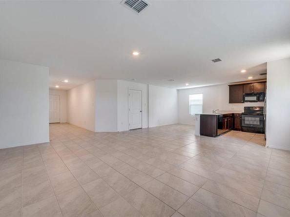 3395  Peyton Lila Road , Dallas Texas 75212
