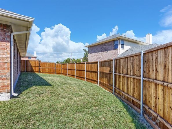 9410  Chimneywood Drive , Rowlett Texas 75089