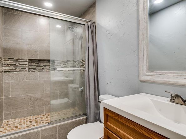 1109  Lesa Lane , Garland Texas 75042