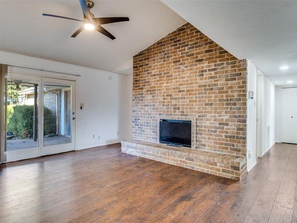 1109  Lesa Lane , Garland Texas 75042