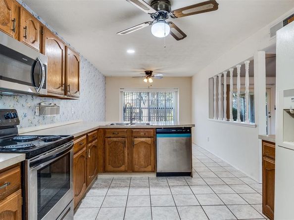 1109  Lesa Lane , Garland Texas 75042