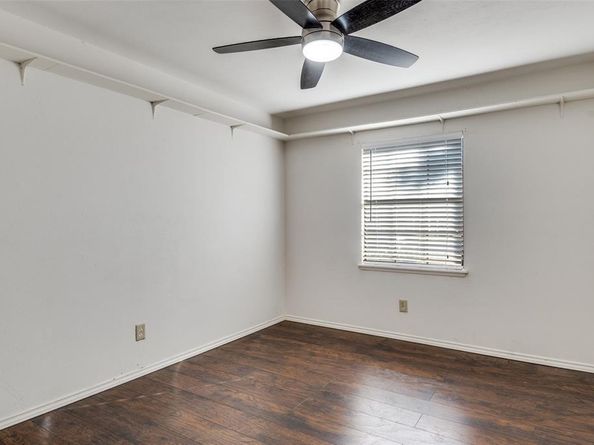 1109  Lesa Lane , Garland Texas 75042