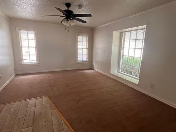 1104 E Robert Street , Fort Worth Texas 76104