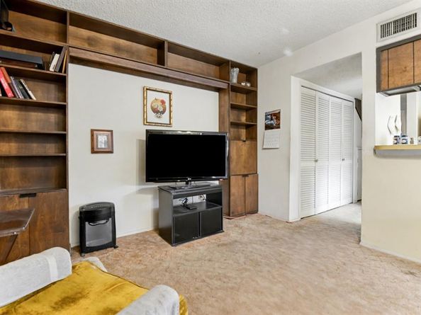 705  Baruna Circle , Garland Texas 75043