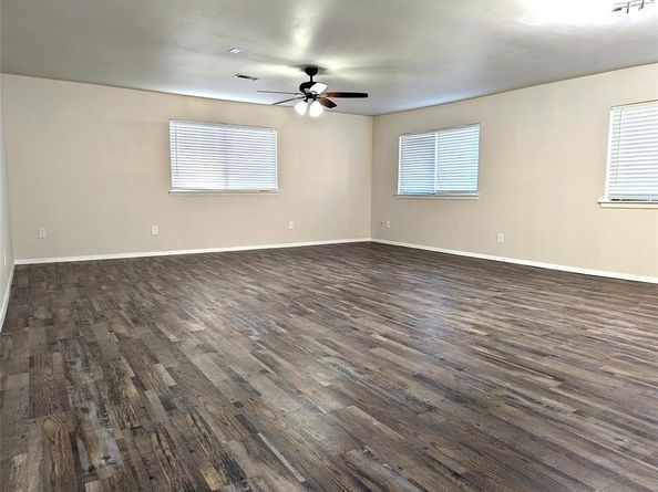 142  Price Drive , Lewisville Texas 75067