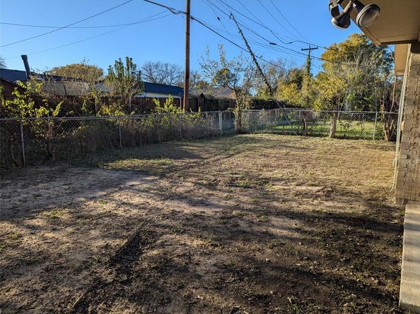 142  Price Drive , Lewisville Texas 75067