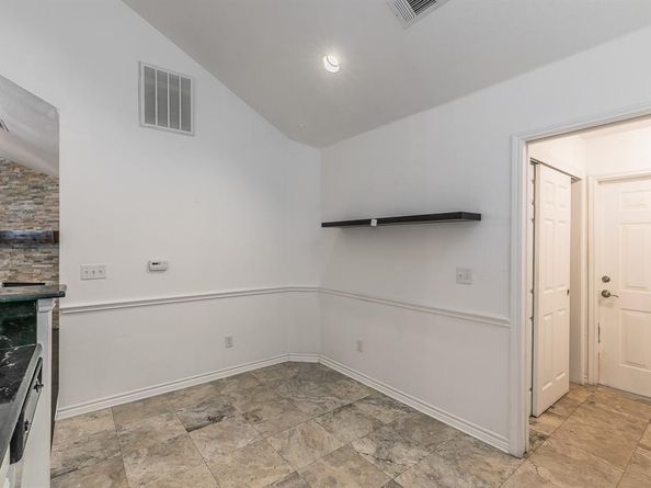 803  Cara Lane , Arlington Texas 76012