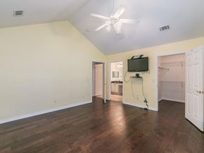 803  Cara Lane , Arlington Texas 76012