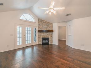 803  Cara Lane , Arlington Texas 76012