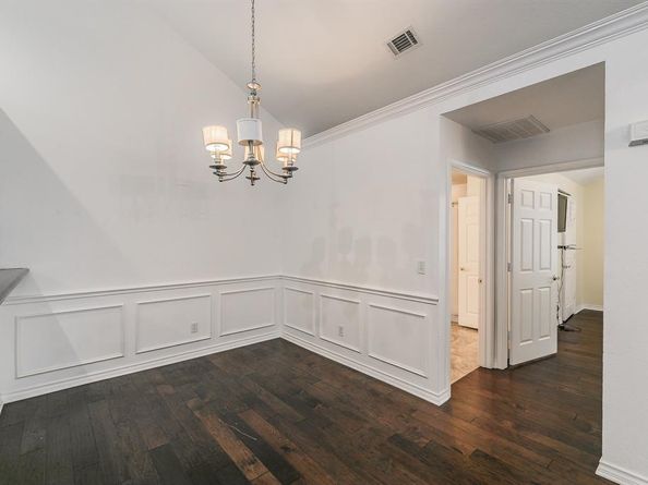 803  Cara Lane , Arlington Texas 76012