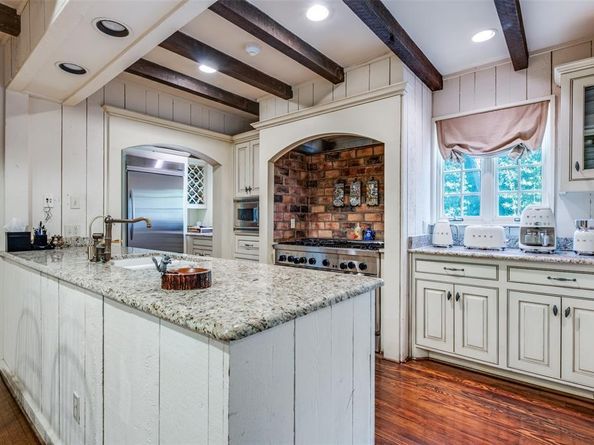 3916  Stonebridge Drive , Dallas Texas 75204