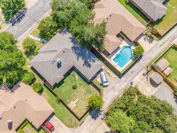 5807  Winding Woods Trail , Dallas Texas 75227